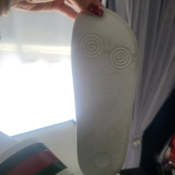 Gucci slides - Picture 5 of 11